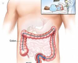 Área de procedimientos invasivos y no invasivos (colonoscopia, ecografía, limpieza de colón, endoscopia, etc.)